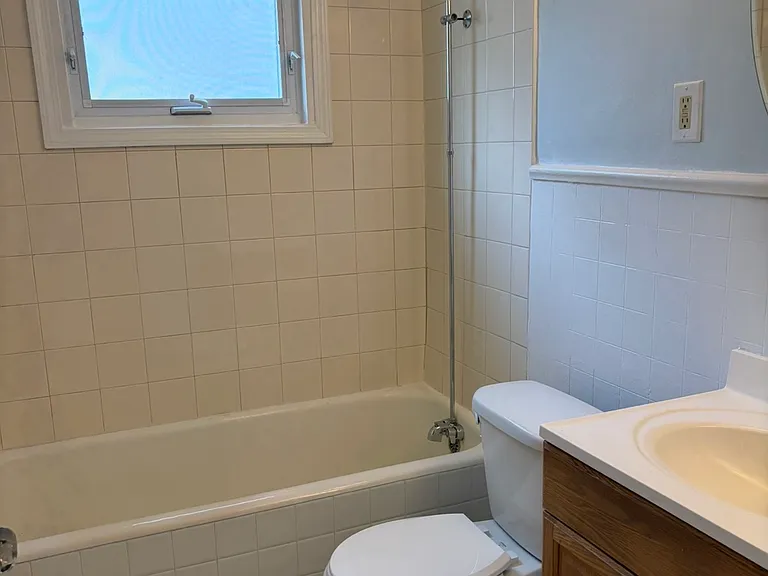 15 Hamilton Dr #2 — Photo 11