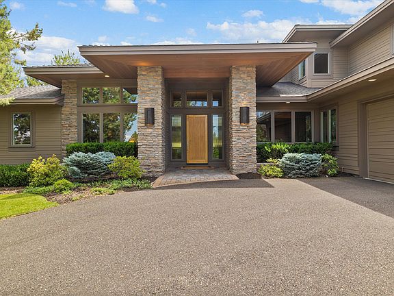2nd image of 8820 Eagle Crest Blvd