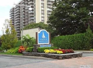 18-05 215th St APT 1K, Bayside, NY 11360