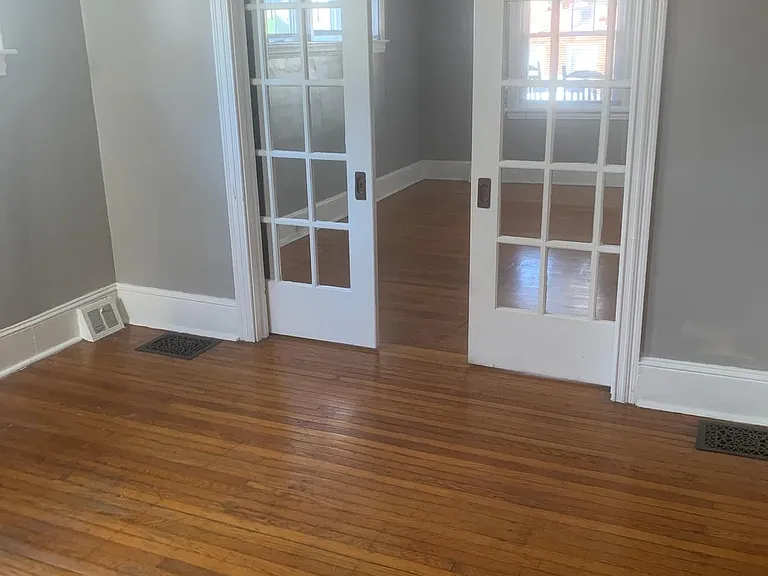 412 Maple St #1 — Photo 8