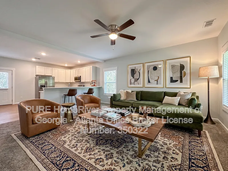 3 bed, 2.5 bath, 1760 sqft, $2,035 — Photo 2