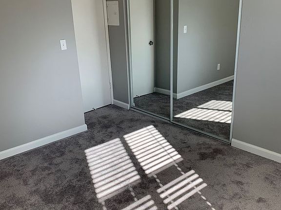 5th image of 2206 V St APT 09