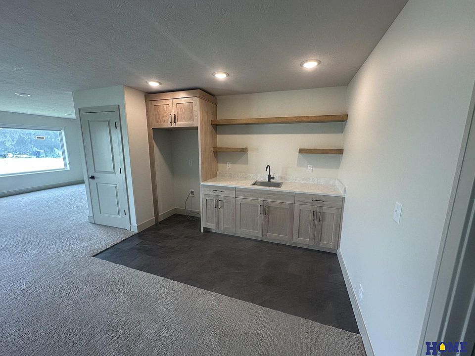 2nd image of 1040 N 109th St