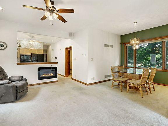5th image of 4734 N Winchester Ave