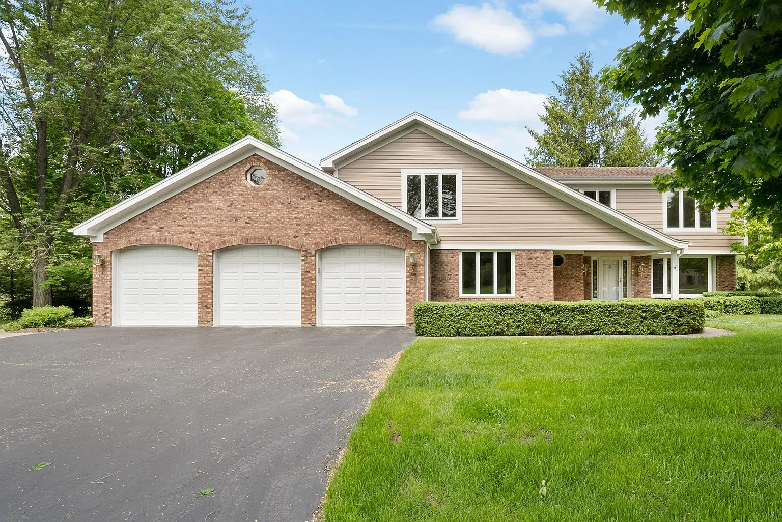 101 Rolling Green Dr photo 1