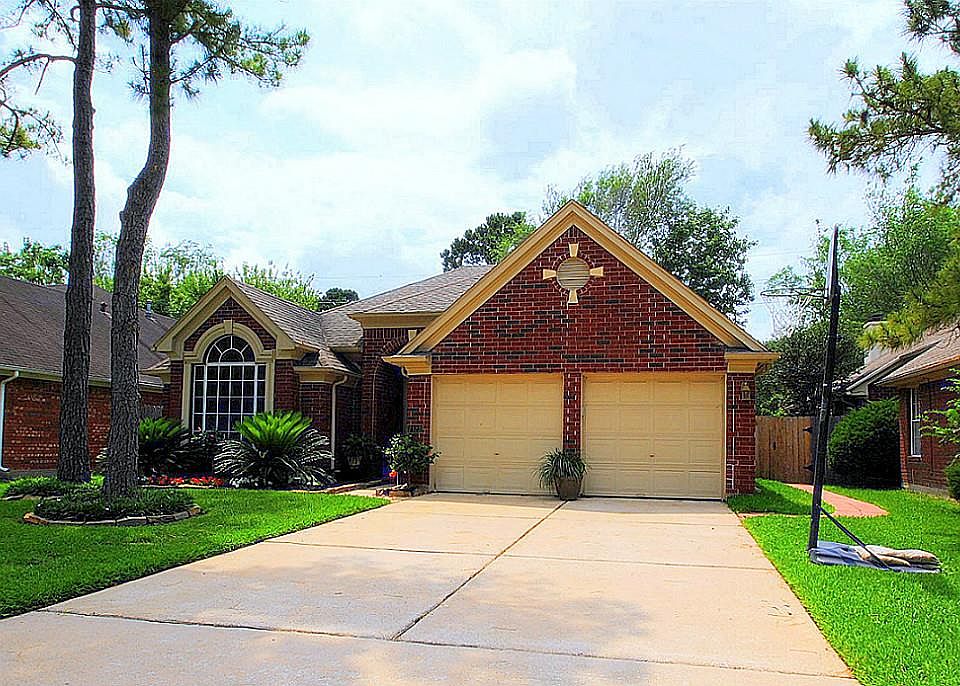 1st image of 7123 Pebble Falls Dr