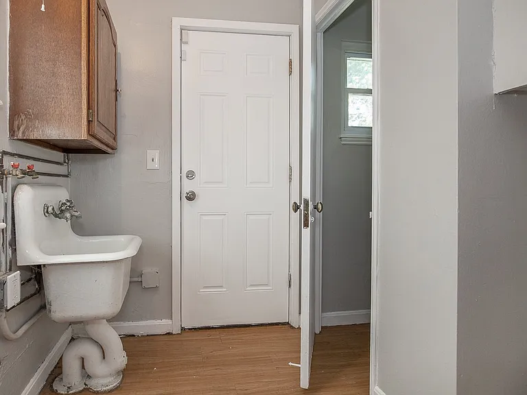 18121 Hiller Ave — Photo 21