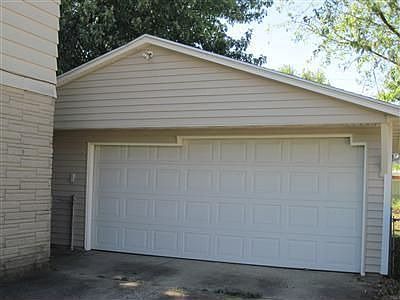 3rd image of 37 Redington Ct