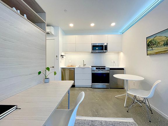 5th image of 2425 Binnen Ln #101