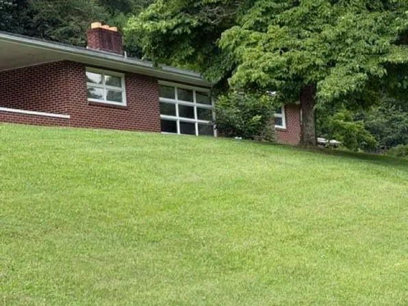 1347 Manville Rd, Gate City, VA 24251