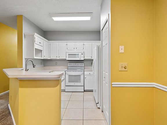 4th image of 10000 Gate Pkwy N APT 2213