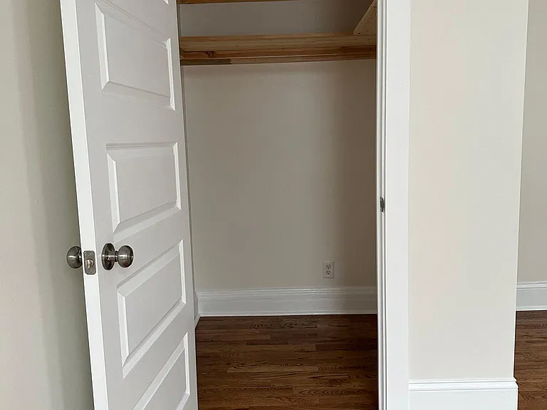 217 Washington Ave — Photo 14