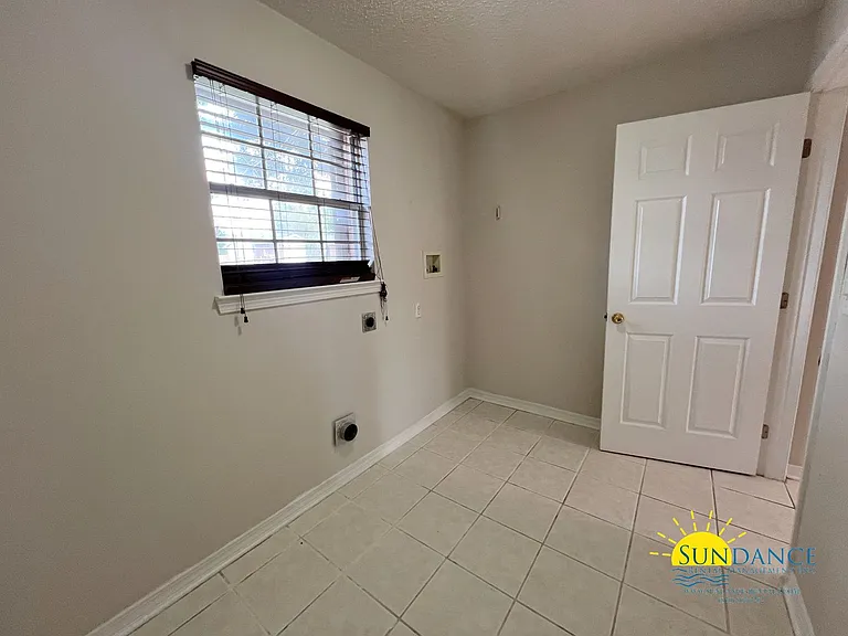223 Westview Dr — Photo 23