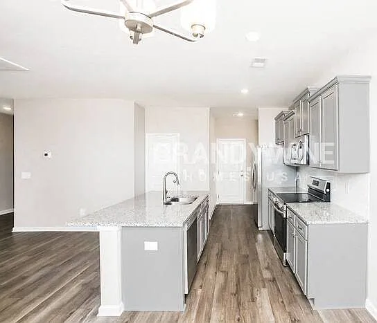 559 Glenmanor Dr — Photo 6