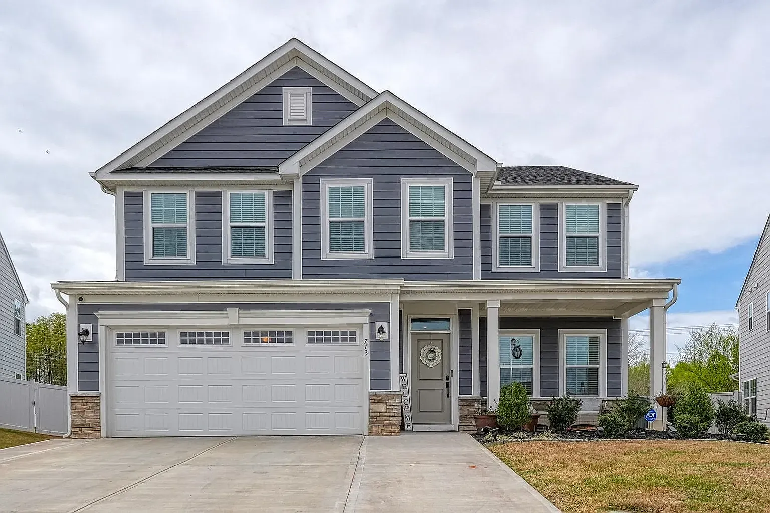 4 bed, 2728 sqft, $2,800 — Photo 1