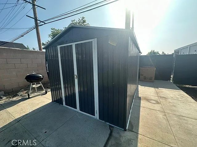 1054 N Euclid Ave — Photo 28