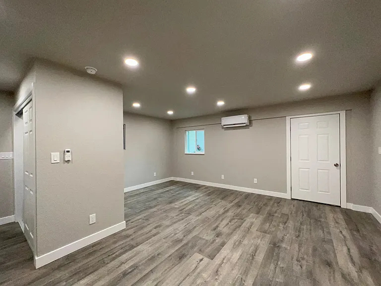 5799 Callister Ave — Photo 10