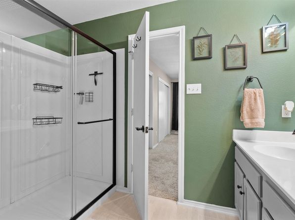 4302 Kings Canyon Dr, Taylor, TX 76574