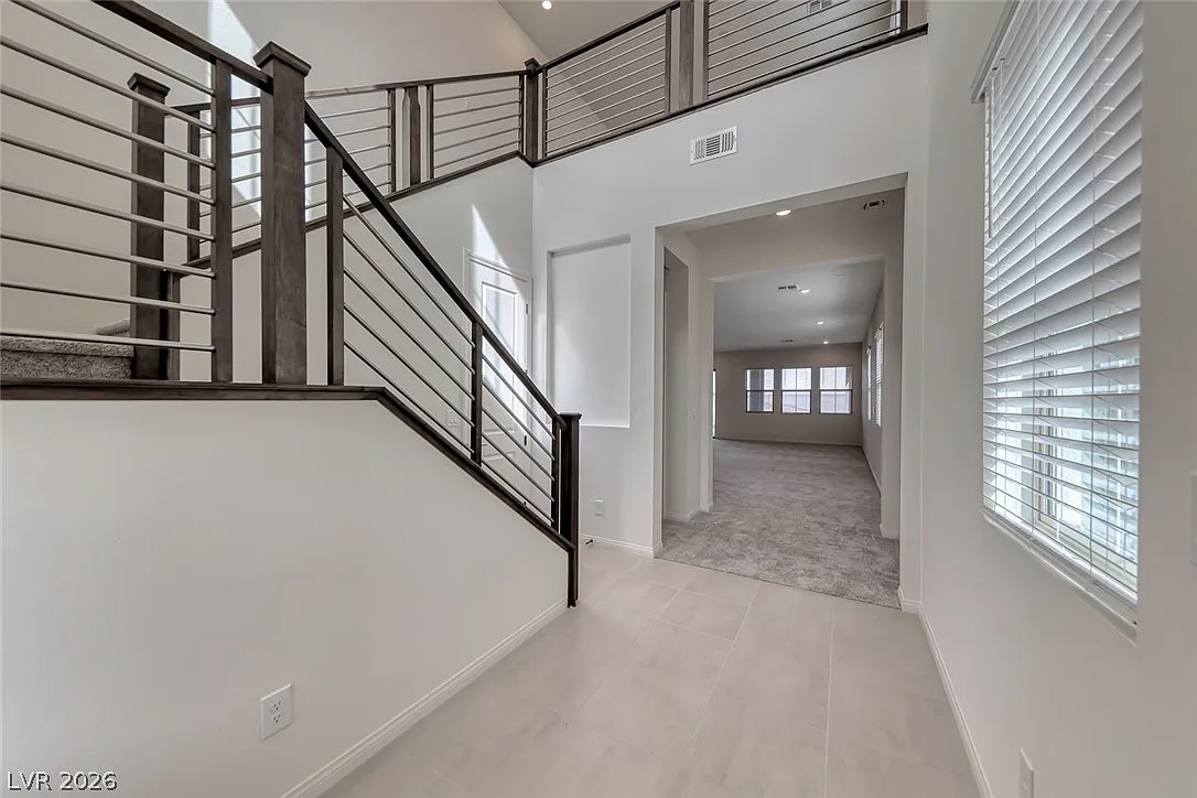 5 bed, 3.5 bath, 3089 sqft, $4,795 — Photo 3