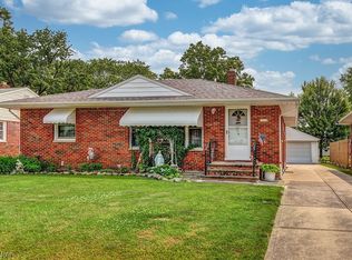 823 Pendley Rd, Willowick, OH 44095