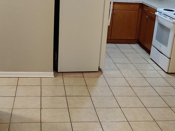5th image of 2001 Narcissus Ave APT 1W