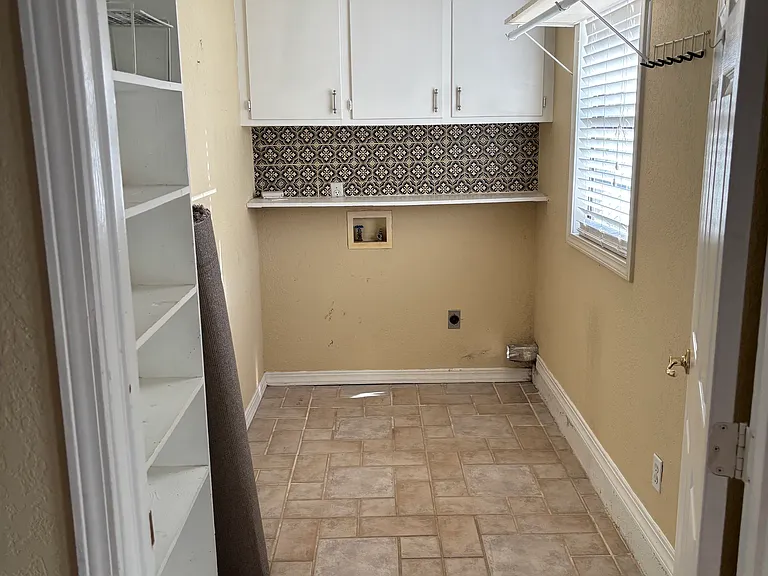319 S Mount Pleasant Rd — Photo 17