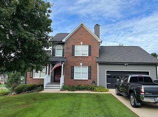 1153 Mulberry Ln, Hickory, NC 28602