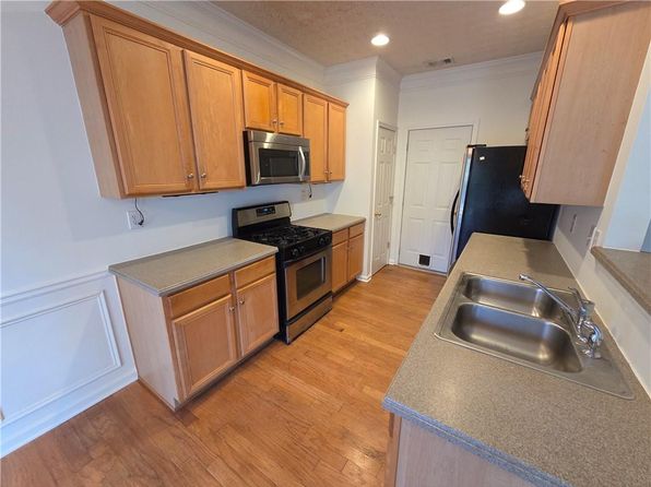 3651 Lantern Crest Cv