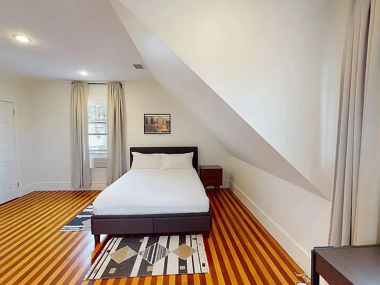 12 Victoria St #2 — Photo 11