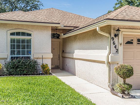 3rd image of 9642 Broken Oak Blvd