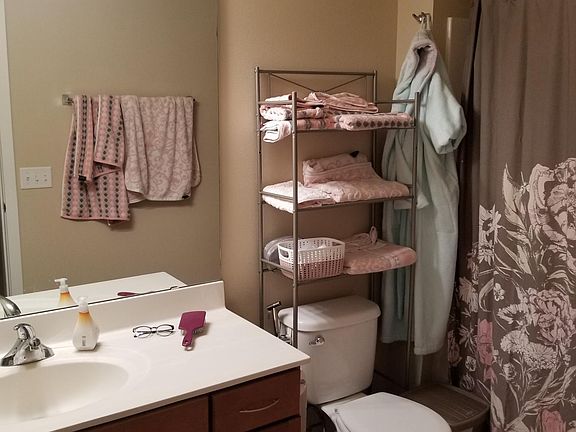 4th image of 1290 Lucerne Dr APT 204