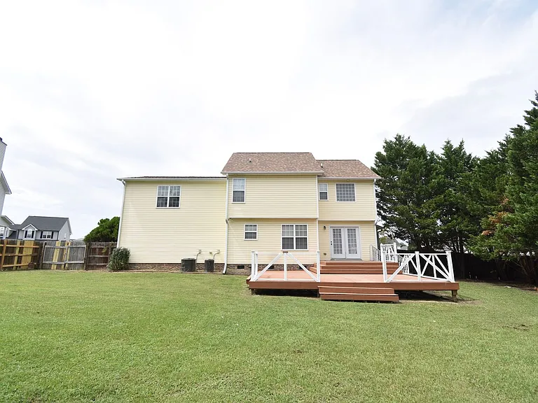 135 Lenoir Dr — Photo 31