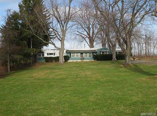 12523 W County House Rd, Albion, NY 14411