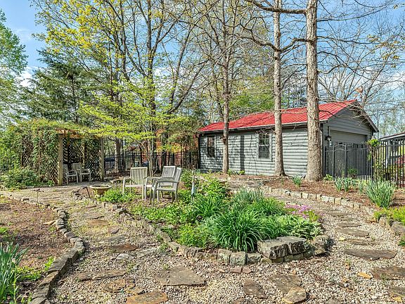 6th image of 1841 Laurel Lake Dr