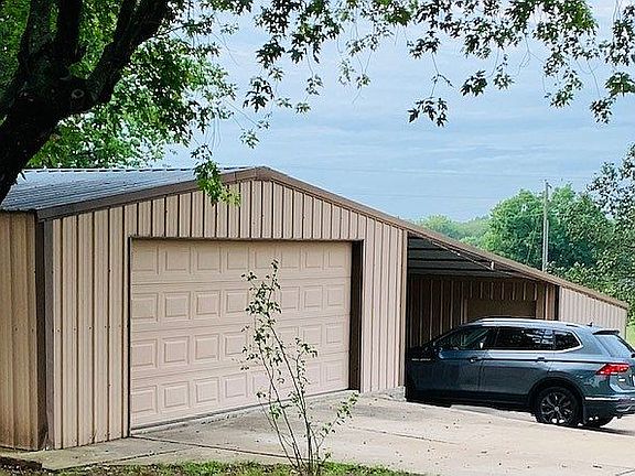 Garage, Carport, Shop 