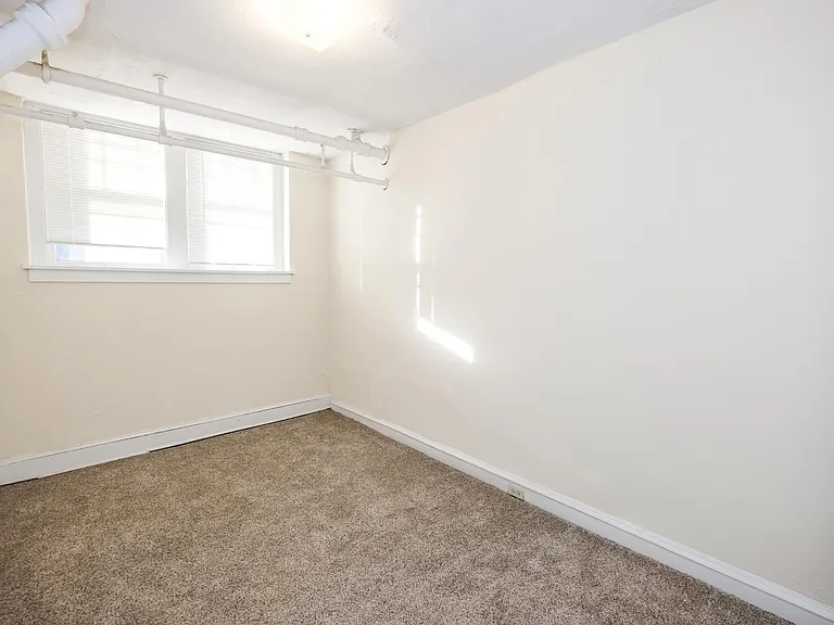 Santa Rosa Apartments — Photo 15