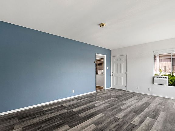 3rd image of 1408-1412 Centinela Ave #1412-6