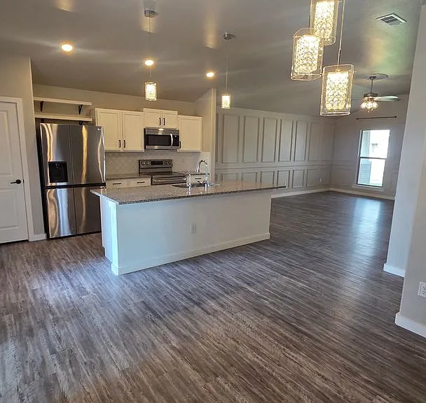 7009 Athens St — Photo 5