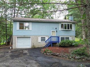 619 Rimrock Rd, Bartonsville, PA 18321