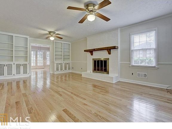 4th image of 4176 Gladney Dr