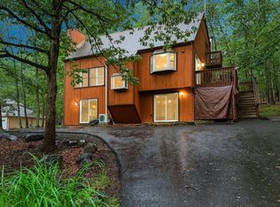 453 Lakeside Dr, East Stroudsburg, PA