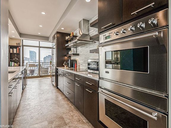 3rd image of 1335 S Prairie Ave Unit 1805
