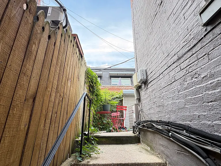 1019 Columbia Rd NW #B — Photo 9