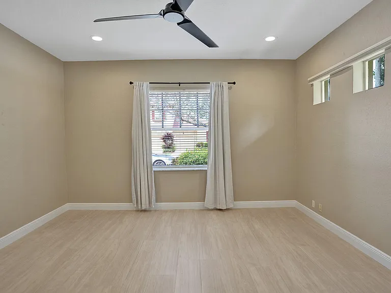 5779 NW 120th Ave — Photo 27