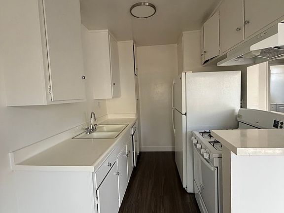 5th image of 4625 N Bellflower Blvd APT 7