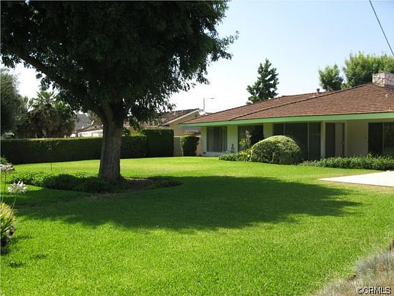 3rd image of 2732 E Cameron Ave