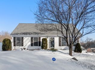 15 Cross St, Chicopee, MA 01013