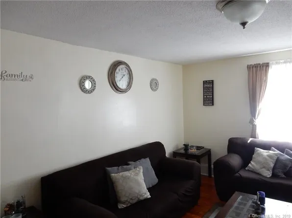 37 Hanmer St, East Hartford, CT 06108