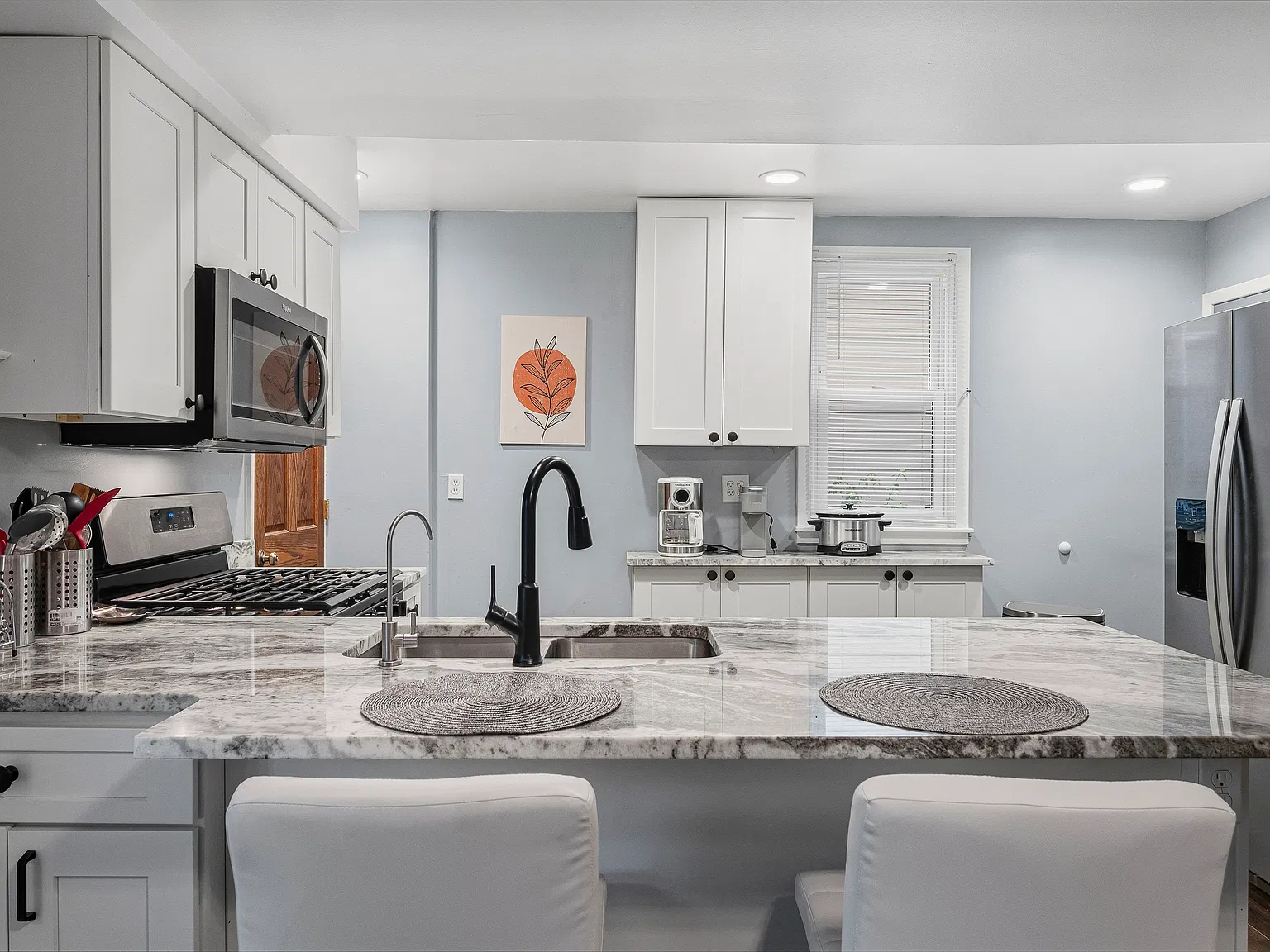 3 bed, 1500 sqft, $2,900 — Photo 3