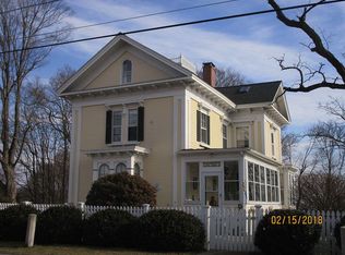105 Beacon St, Lowell, MA 01850